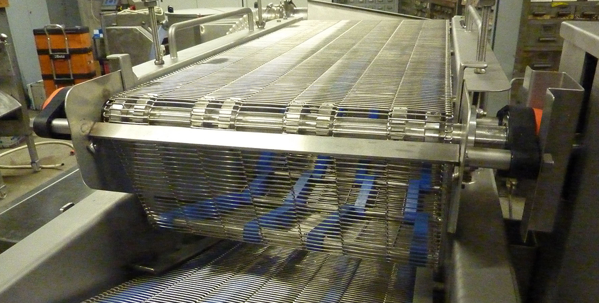Linea pastellatura e panatura piatti pronti