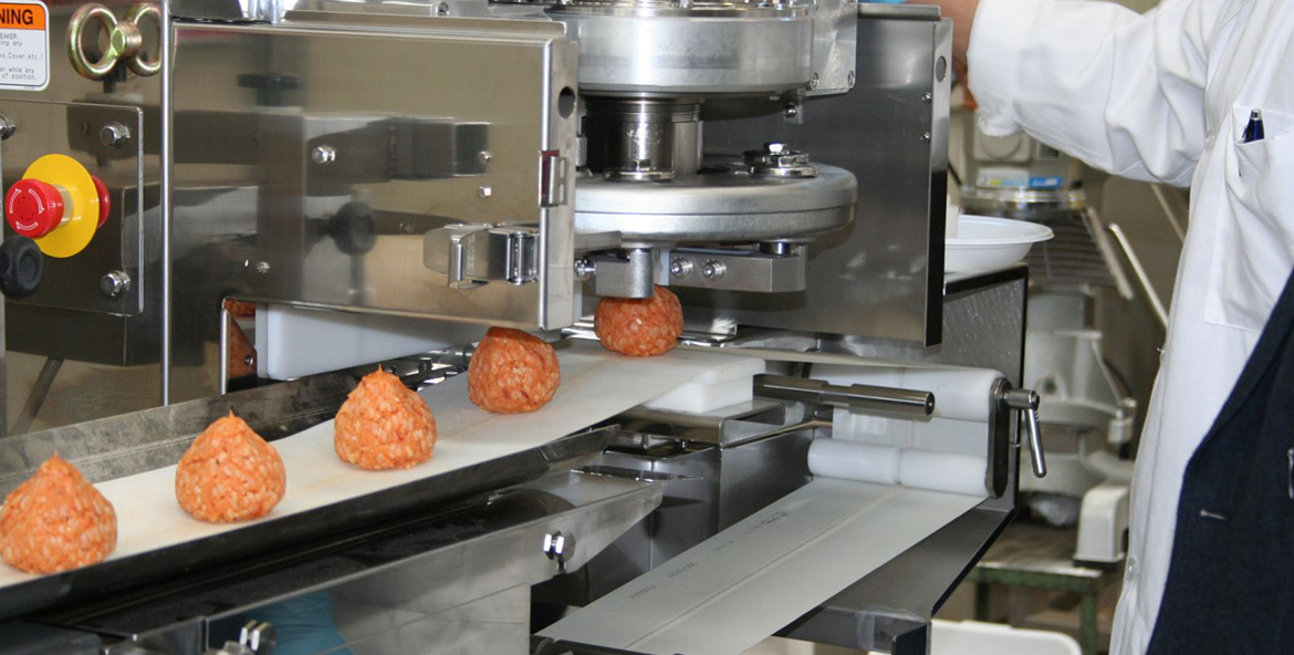 Linea pastellatura e panatura piatti pronti